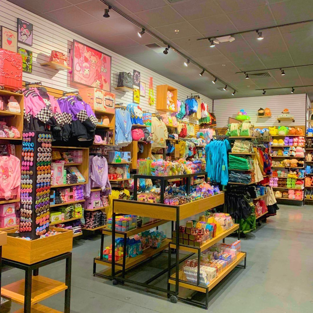Hot Topic / BoxLunch — sales floor